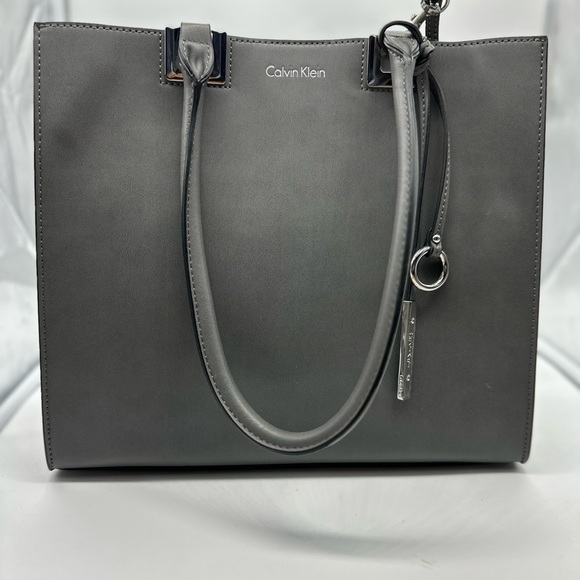 Calvin Klein Large Leather Gray Tote with matching Wristlet - Picture 2 of 3